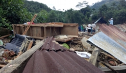 Quảng Nam: Chính quyền cưỡng chế di dời, dân ra khỏi nhà 5 phút, 10 ngôi nhà đổ sập