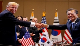 Tổng thống Trump bất ngờ kêu gọi Triều Tiên đàm phán trong chuyến thăm Hàn Quốc