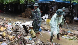 Dân và quân Hội An chạy đua dọn dẹp phố cổ để đón khách APEC