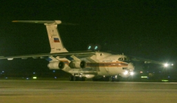 Máy bay vận tải Nga chở 40 tấn hàng cứu trợ bão Damrey hạ cánh xuống Cam Ranh