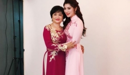 Ngỡ ngàng trước nhan sắc tuổi 60 của mẹ diễn viên Thanh Trúc