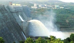 Lũ vừa rút, 4 thủy điện Quảng Nam lại đồng loạt xả lũ
