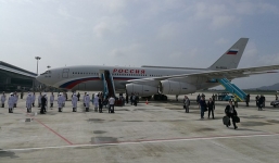 Chuyên cơ 'Kremlin bay' IL-96-300PU chở Tổng Thống Nga Vladimir Putin đến Đà Nẵng