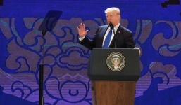 Tổng thống Trump hướng về các nạn nhân bão Damrey ở Việt Nam