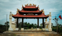 Xã làm cổng làng bằng gỗ quý hơn 4 tỷ: Dân không phải đóng góp, còn được hỗ trợ tiền