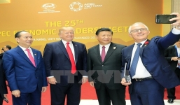 Những hình ảnh 'bên lề' của các lãnh đạo APEC 2017 sau hội nghị cấp cao