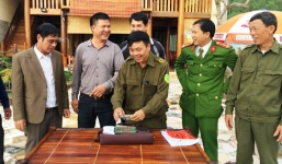 Chủ nhà hàng trả lại nửa tỷ đồng khách để quên