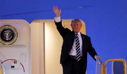 Tổng thống Trump phát trực tiếp video khi vừa đặt chân xuống Hà Nội