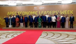 Chiếc áo tơ tằm Tổng thống Trump và lãnh đạo APEC mặc trong tiệc tối 10/11 có gì đặc biệt?