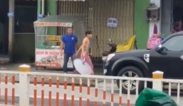 Thanh niên nghi là 'ngáo đá' cấm chảo K+ đánh người trên phố