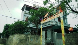 Vụ Bí thư thôn kê vợ nhận quà lũ lụt: Ăn chặn từng gói mì tôm?