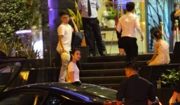 Bắt gặp Phan Thành - Xuân Thảo nắm tay tình tứ sau tiệc sinh nhật