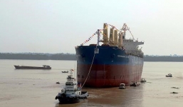 Tàu lai dắt phát nổ, 4 thuyền viên bị bỏng nặng