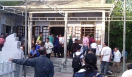 Người đàn ông mua 10 lít xăng rồi tự thiêu