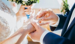 Chuẩn bị trao nhẫn, chú rể bỏ chạy mất dép vì lời nói của cô dâu