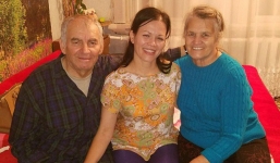 Hy hữu: Gặp lại gia đình sau 39 năm chia cắt vì bị trao nhầm khi mới sinh