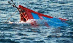 Khẩn trương tìm kiếm ngư dân mất tích trong vụ chìm tàu tại khu vực đảo Trần Nhạn