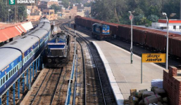 Hai mẹ con phải nhảy khỏi đoàn tàu đang chạy vì bị hơn chục gã đàn ông xâm hại