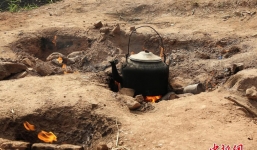 Vùng đất lạ kỳ tự bốc cháy suốt 50 năm, người dân tự nấu cơm giữa trời