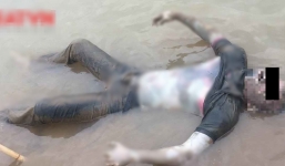 Phát hiện xác nam thanh niên trôi nổi trên sông Hồng trong tư thế lạ