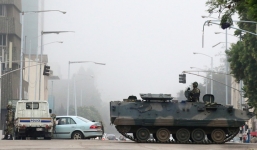 Chuyến đi bất thường tới Trung Quốc của tướng Zimbabwe trước đảo chính