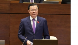 Bộ trưởng Tài chính bị nhắc liên tục vì trả lời lan man trong phiên chất vấn