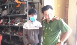 Mật phục, bắt quả tang kẻ gây ra 50 vụ bẻ kính chiếu hậu ôtô