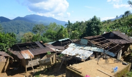 Quảng Nam: Lở núi khiến 5 người chết, hàng trăm dân bỏ làng