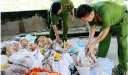 Kiểm tra phát hiện gần 1,2 tấn thực phẩm hôi thối trong kho chưa kịp tuồn ra thị trường