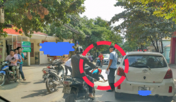 Mở cửa xe gây tai nạn, tài xế đứng nhìn rồi lạnh lùng bỏ đi