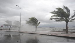 Bão số 14 giật cấp 12 đang tiến thẳng vào các tỉnh Nam Trung Bộ