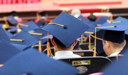 Tiến sỹ như tôi, chui gầm bàn, nối dây mạng