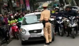 Nữ tài xế quát CSGT 'đang bận, tý quay lại' đã lên trụ sở công an xuất trình giấy tờ