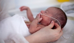 Cứ mỗi 30 giây có một trẻ sinh non tử vong: Chuyên gia cảnh báo những dấu hiệu nguy hiểm