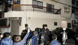 Chấn động: Mẹ đổ bê tông chôn sống 4 con ruột trong xô