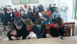 3 chị em kéo nhau đi cắt tóc tình địch ở Hà Tĩnh công khai xin lỗi nạn nhân