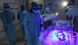 Tin bất ngờ vụ 4 trẻ tử vong: Tìm ra vi khuẩn kháng thuốc mạnh ở bệnh nhi chuyển lên tuyến trên