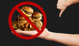 10 sự thật kinh hoàng về loại thực phẩm nhiều người thích ăn hàng ngày mà không biết