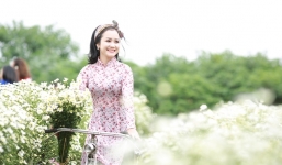 Cô gái Xứ Nghệ hóa thân thành Cô Ba Sài Gòn đẹp hút hồn bên cúc Họa mi