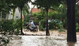 Nước sông bất ngờ lên cao khiến 1 người bị cuốn trôi