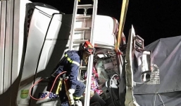 TNGT nghiêm trọng: 3 xe ô tô dồn toa khiến 2 người tử vong