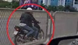 Clip: Hai cô gái đi xe máy ngược chiều, lao vun vút trên đường cấm