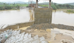 Cầu đứt, đường ngập, hơn nghìn hộ dân ở Đăk Lăk bị cô lập