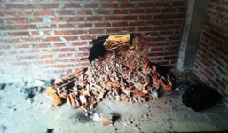 Đục tường nhà tạo hiện trường giả để trộm két sắt... hàng xóm