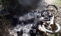 Phát hiện thi thể cháy đen cùng xe máy