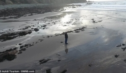 Ly kỳ chuyện bãi biển 13 năm 'mất tích' lại đột ngột xuất hiện chỉ sau một đêm