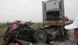 Tai nạn nghiêm trọng: 5 ô tô vỡ nát sau cú đâm liên hoàn