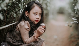 “Tiểu Chi Pu” khiến cư dân mạng sôi sùng sục với bộ ảnh chụp cùng cúc họa mi được đánh giá là đẹp nhất mùa