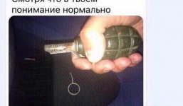 Thanh niên dại dột tháo chốt lựu đạn để selfie khoe bạn, nhận kết cục thảm khốc