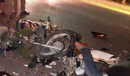 Hà Nội: Hai thanh niên tử vong bên cạnh hai chiếc xe máy nát vụn